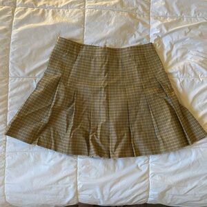 Size 10 aritzia skirt
